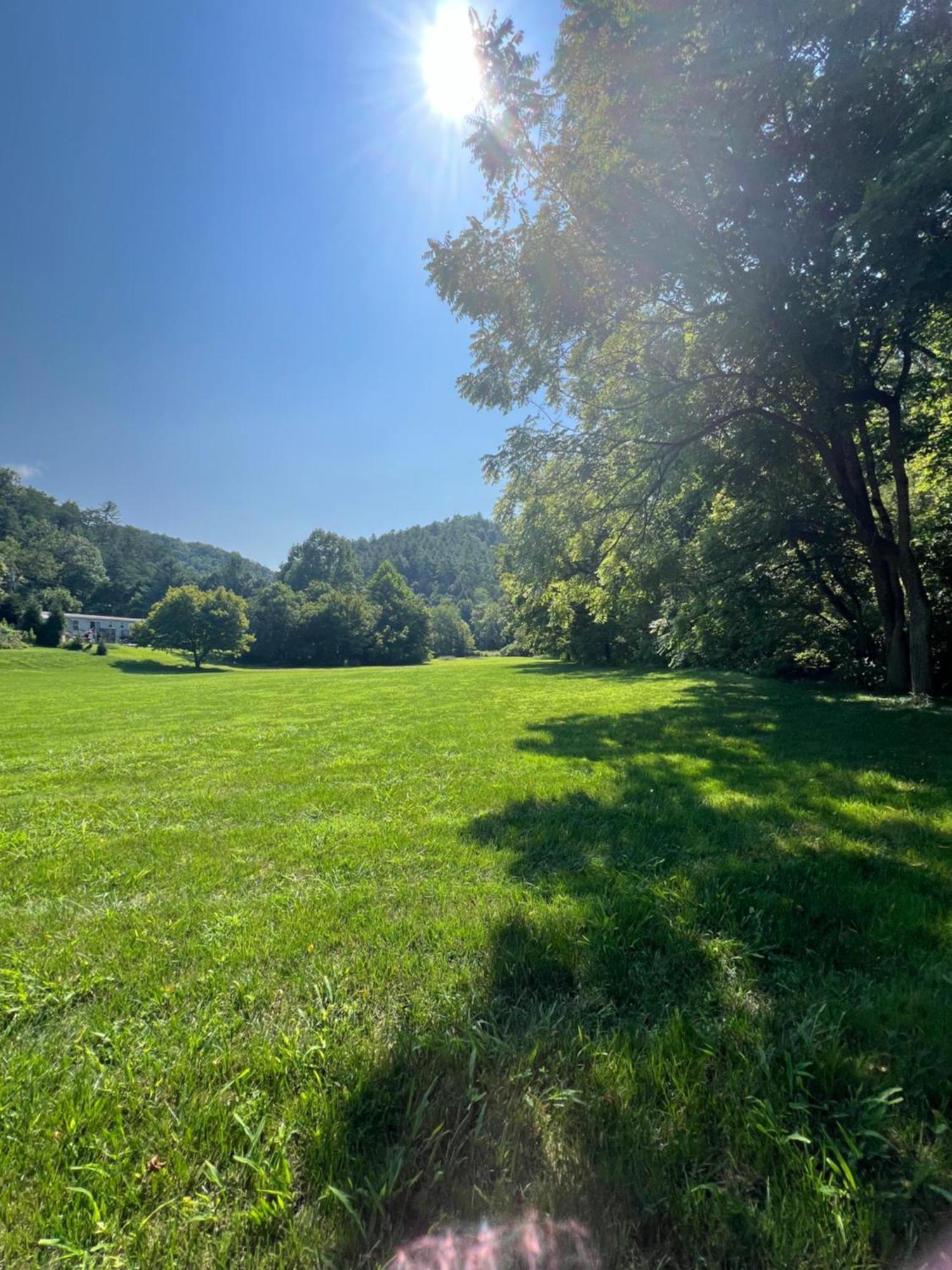 סביירוויל Firefly Fields 2-Acres With Guest House, Game Room, Mountain & River Views מראה חיצוני תמונה